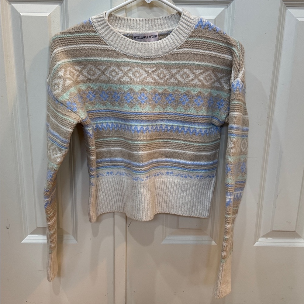 Patterned Sweater with Blue and Beige Accents